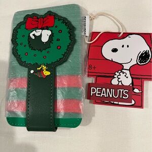 Loungefly Peanuts Snoopy Christmas Wreath Cardholder